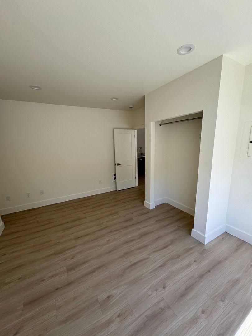 Apartment for rent at 2809 SE Washington St, Portland, OR 97214