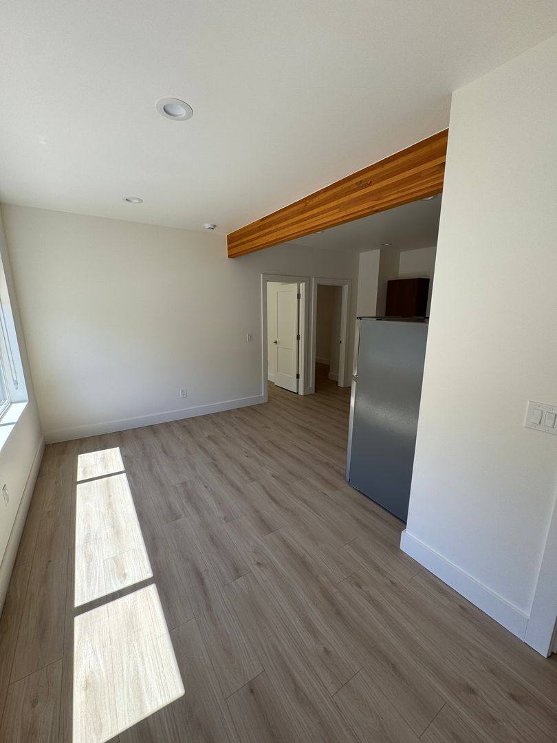 Apartment for rent at 2809 SE Washington St, Portland, OR 97214