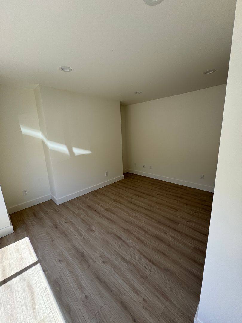 Apartment for rent at 2809 SE Washington St, Portland, OR 97214