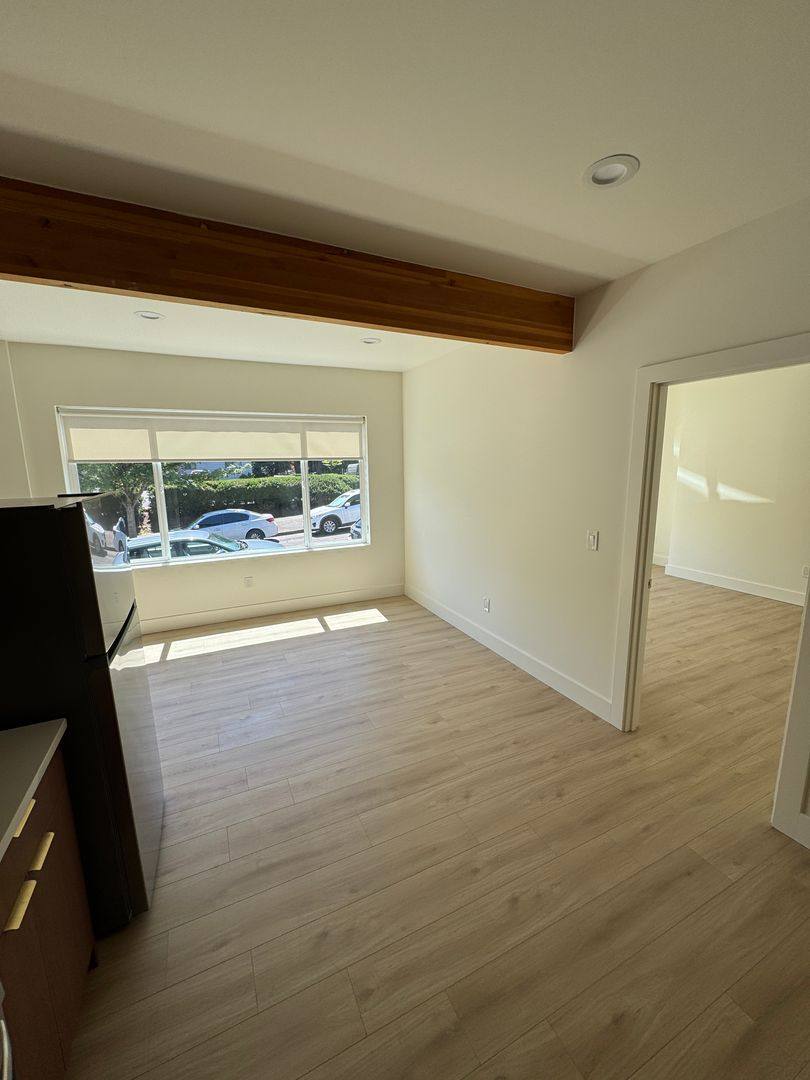 Apartment for rent at 2809 SE Washington St, Portland, OR 97214