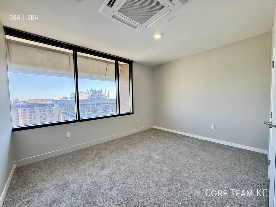 Apartment for rent at 500 E 8th St, Kansas City, MO 64106