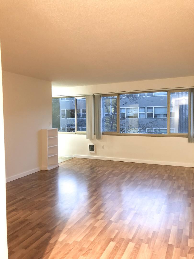 Apartment for rent at 401 E Mercer St, Seattle, WA 98102
