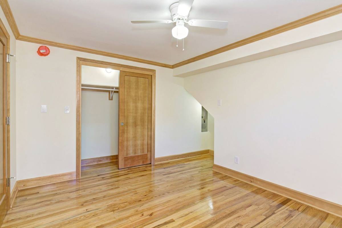 Apartment for rent at 215 Aloha St, Seattle, WA 98109