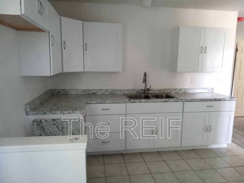 House for rent at 3133 Glenwood Ave, Saginaw, MI 48601