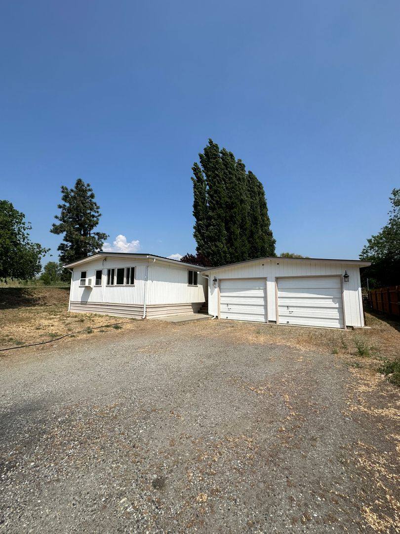 House for rent at 1529 NW Avon Court, East Wenatchee, WA 98802