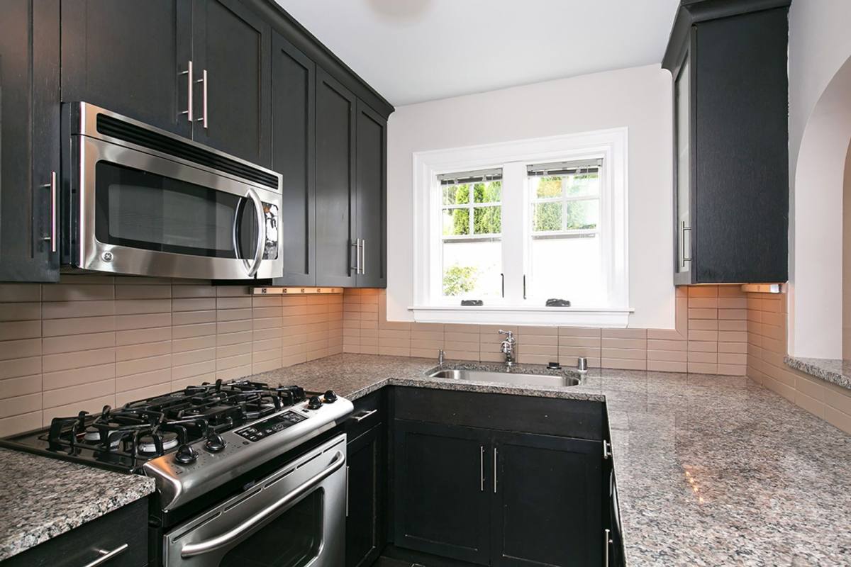 Apartment for rent at 1404 10th Ave W, Seattle, WA 98119