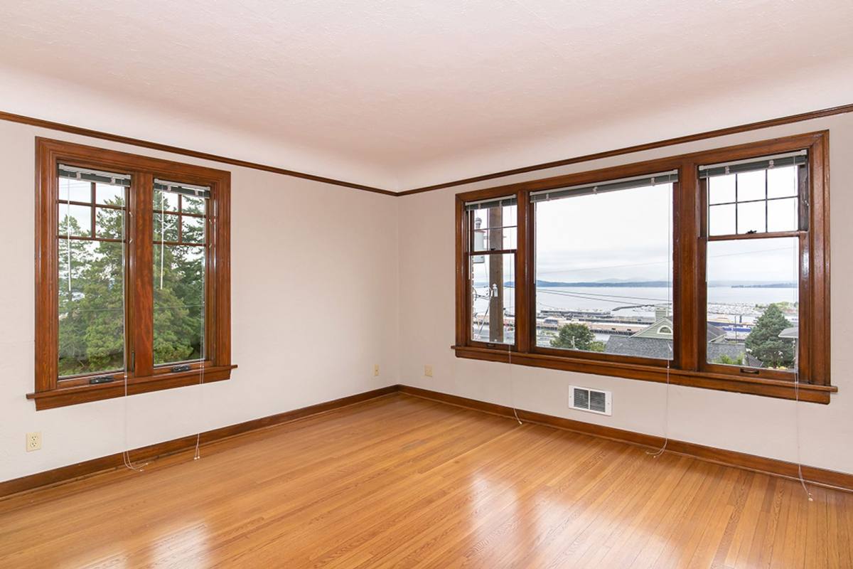 Apartment for rent at 1404 10th Ave W, Seattle, WA 98119