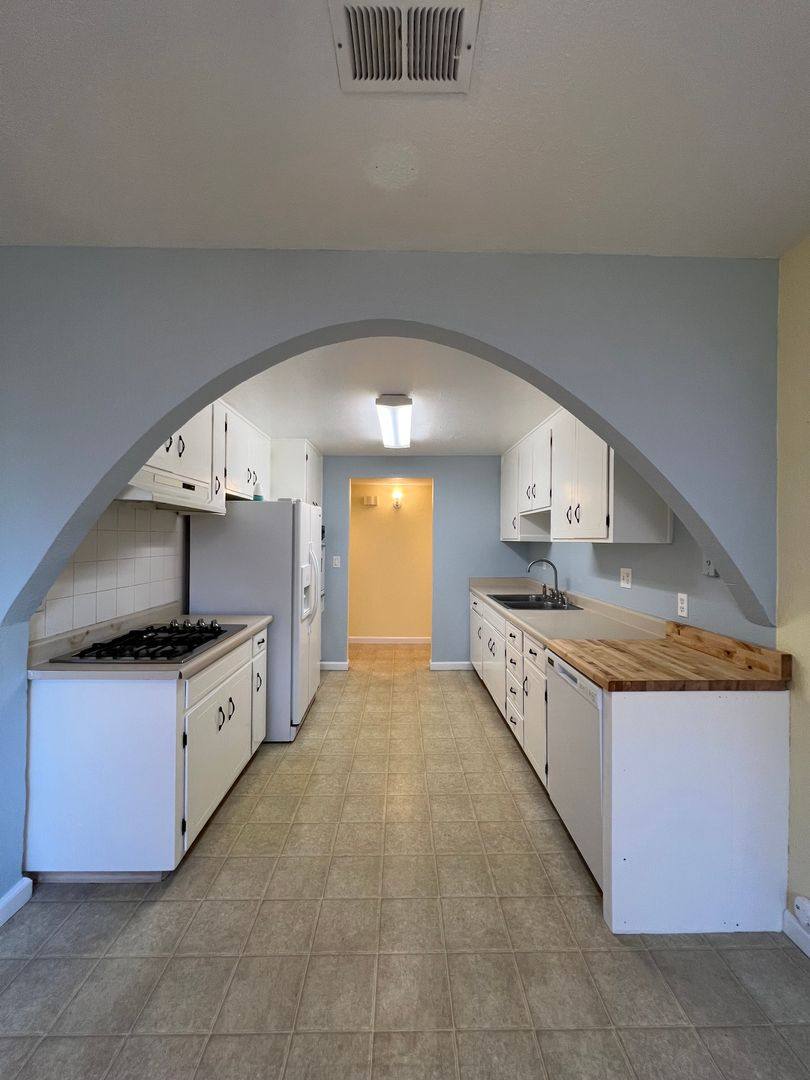 House for rent at 575 Bonnie Ave, Rohnert Park, CA 94928