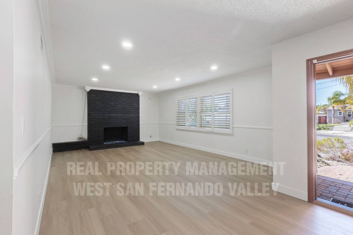 House for rent at 12920 Aetna St, Van Nuys, CA 91401
