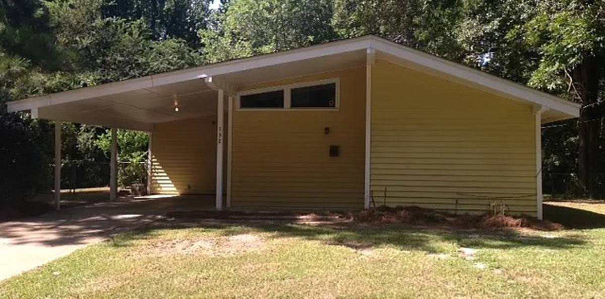 House for rent at 1325 Woody Dr, Jackson, MS 39212