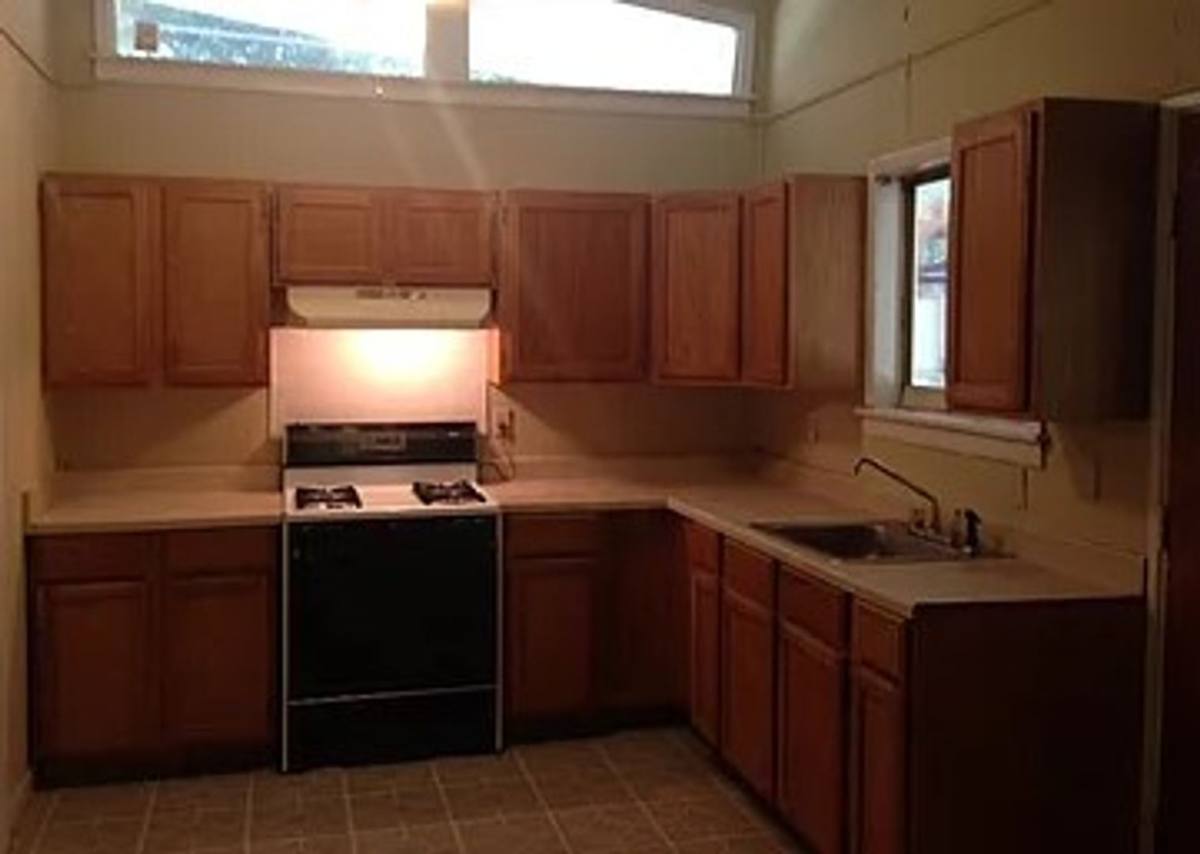 House for rent at 1325 Woody Dr, Jackson, MS 39212