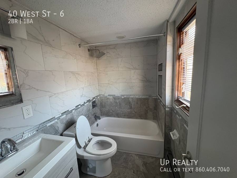 Apartment for rent at 40 W St, Vernon Rockville, CT 06066