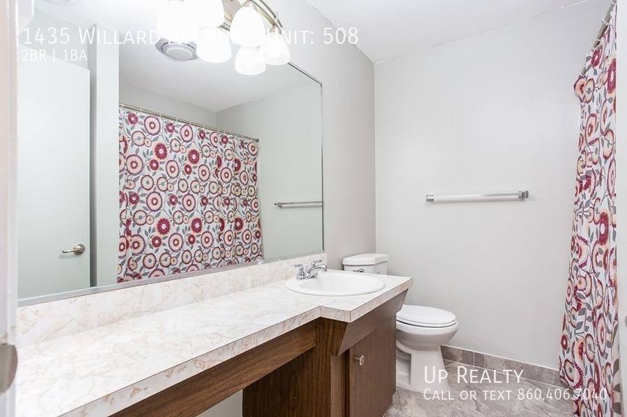 Apartment for rent at 1435 Willard Ave, Newington, CT 06111