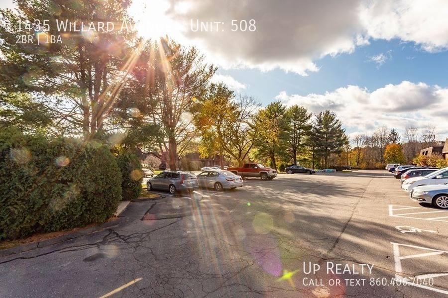 Apartment for rent at 1435 Willard Ave, Newington, CT 06111
