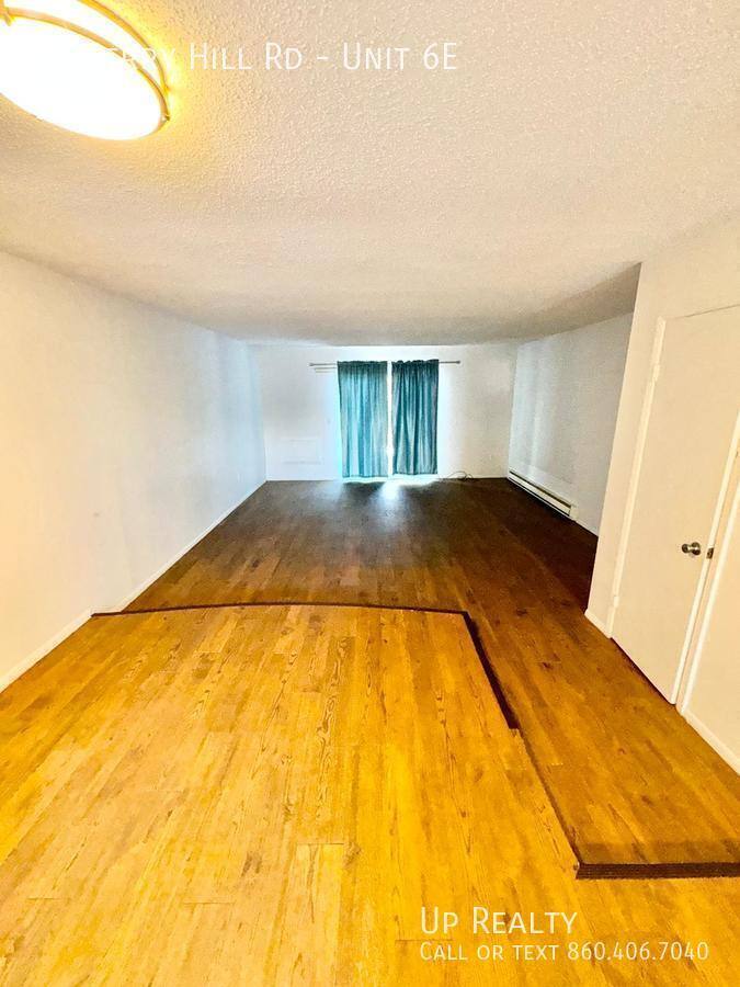 Apartment for rent at 52 Perry Hill Rd, Ashford, CT 06278
