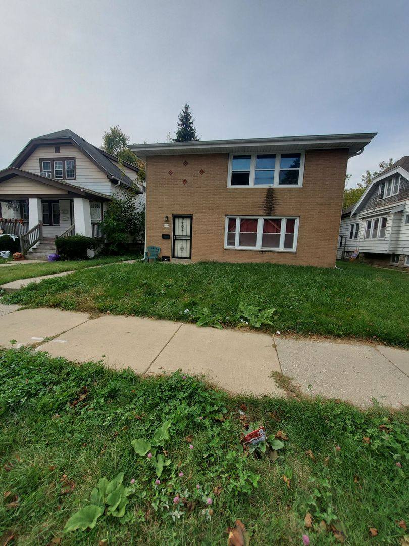 Apartment for rent at 5541-5543 N 35th St, Milwaukee, WI 53209