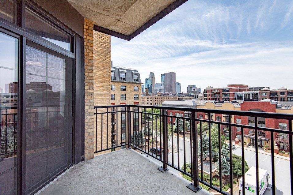 Townhouse for rent at 415 1st St N, Minneapolis, MN 55401