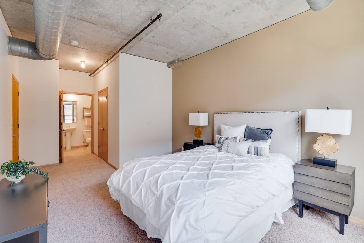 Townhouse for rent at 415 1st St N, Minneapolis, MN 55401
