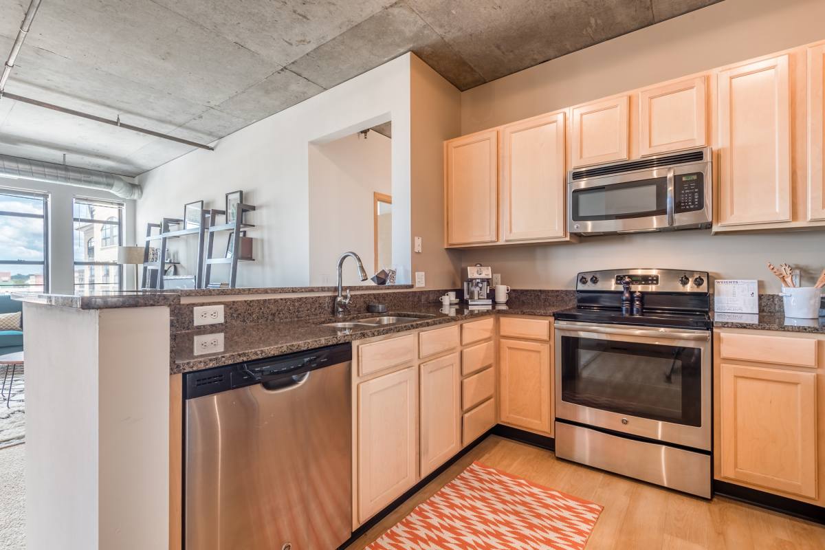 Townhouse for rent at 415 1st St N, Minneapolis, MN 55401