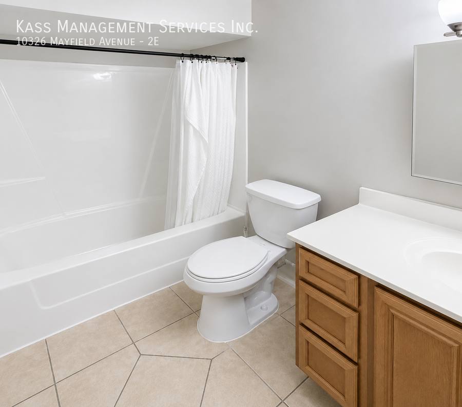 Apartment for rent at 10326 Mayfield Ave, Oak Lawn, IL 60453