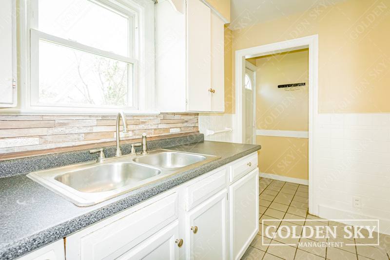 House for rent at 1115 W Bethel Ave, Muncie, IN 47303