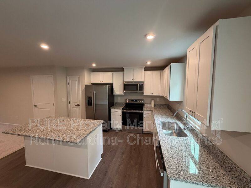 Townhouse for rent at 5945 Granbury Dr, Kannapolis, NC 28081