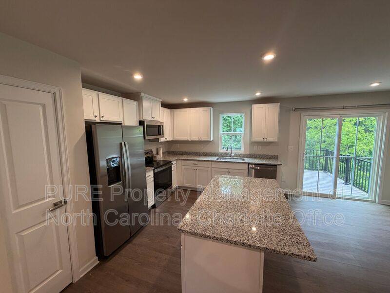 Townhouse for rent at 5945 Granbury Dr, Kannapolis, NC 28081