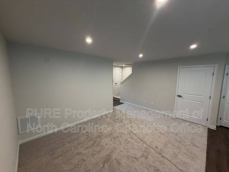 Townhouse for rent at 5945 Granbury Dr, Kannapolis, NC 28081