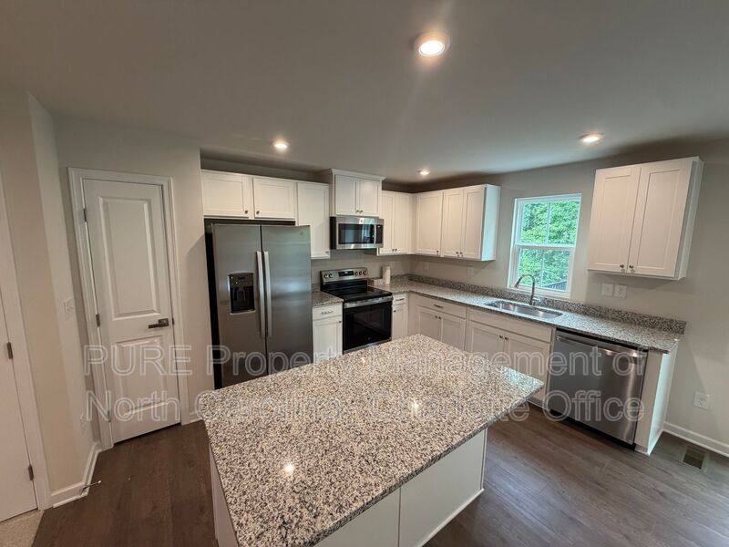 Townhouse for rent at 5945 Granbury Dr, Kannapolis, NC 28081