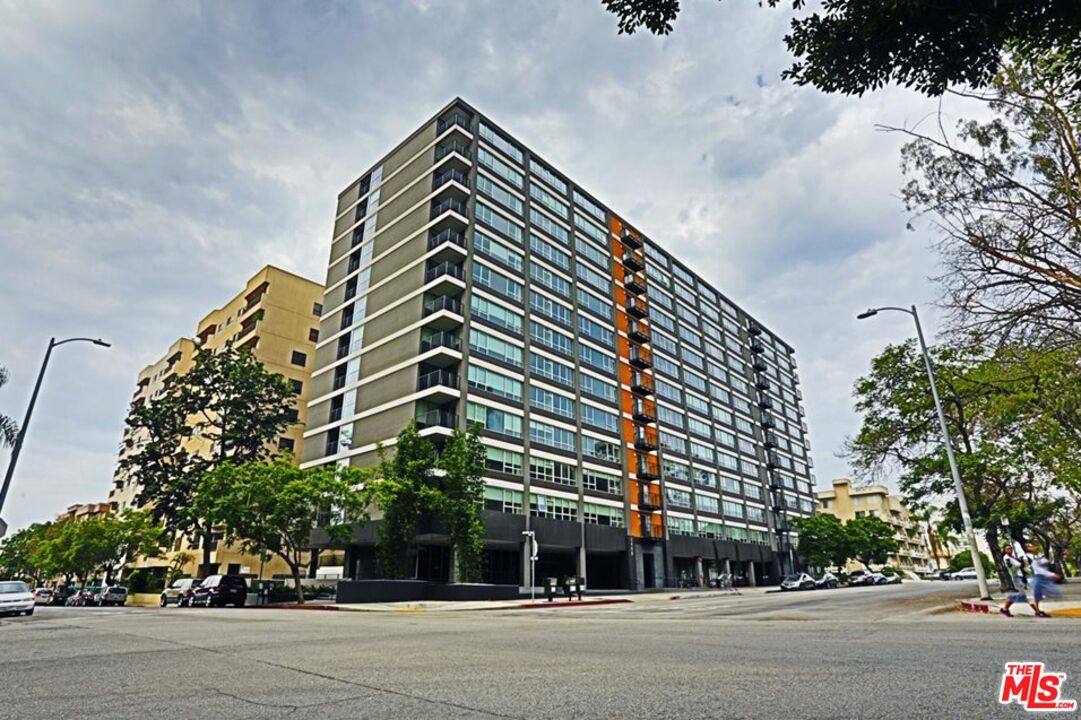 Apartment for rent at 3458 W 7th St, Los Angeles, CA 90005