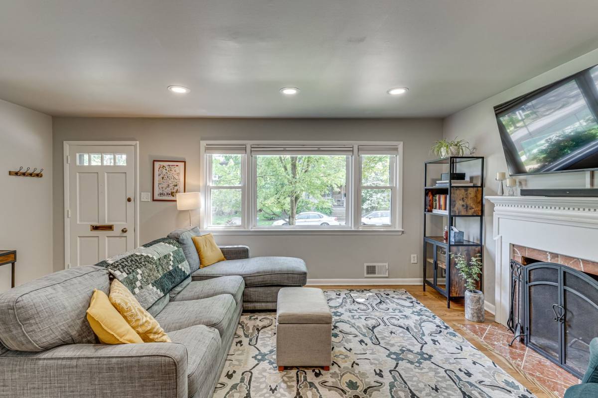 House for rent at 3 Groves Ave, Alexandria, VA 22305