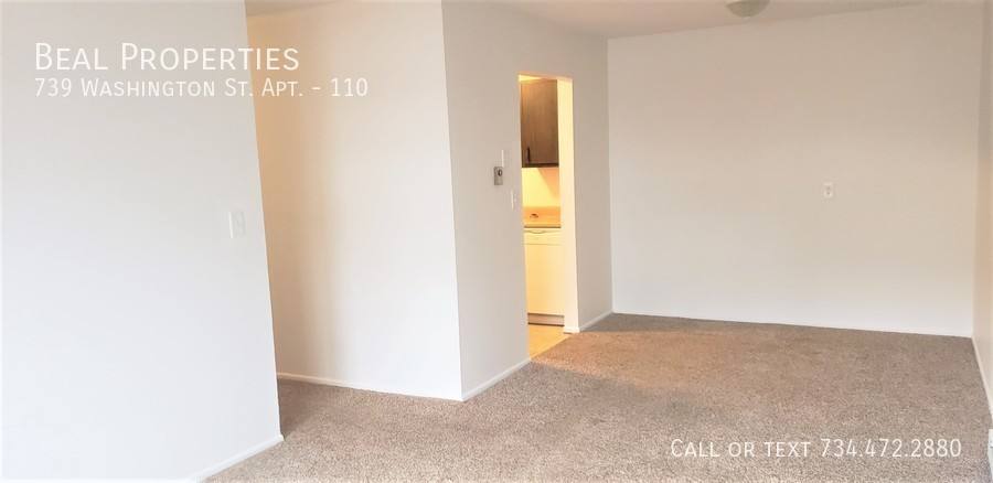 Apartment for rent at 739 Washington St #214, Monroe, MI 48161