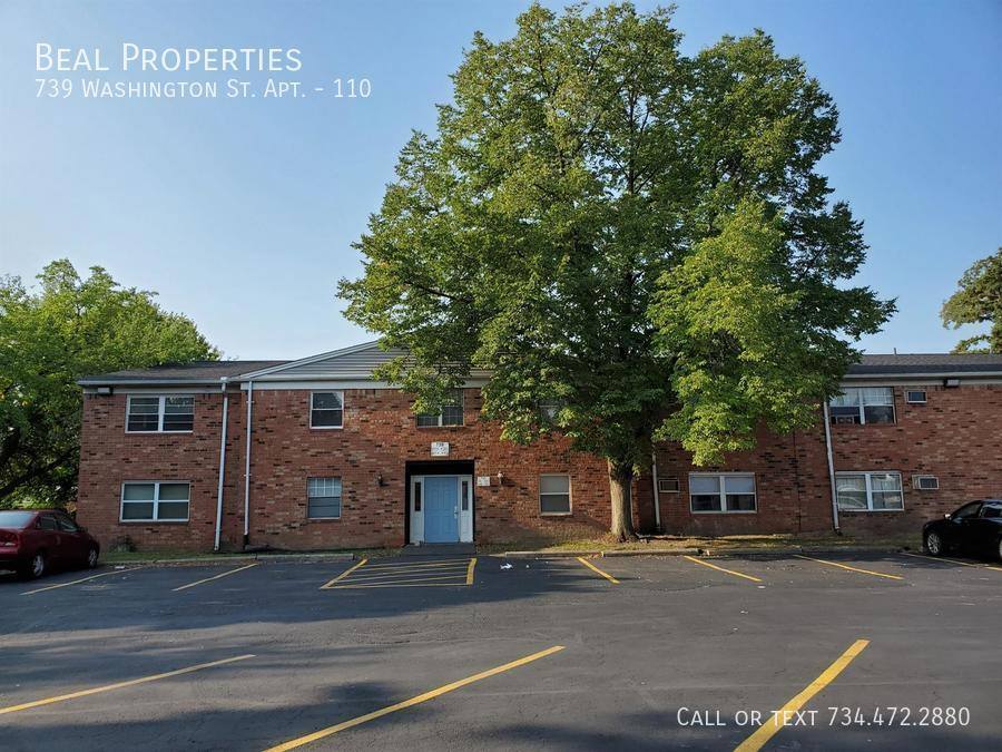 Apartment for rent at 739 Washington St #214, Monroe, MI 48161