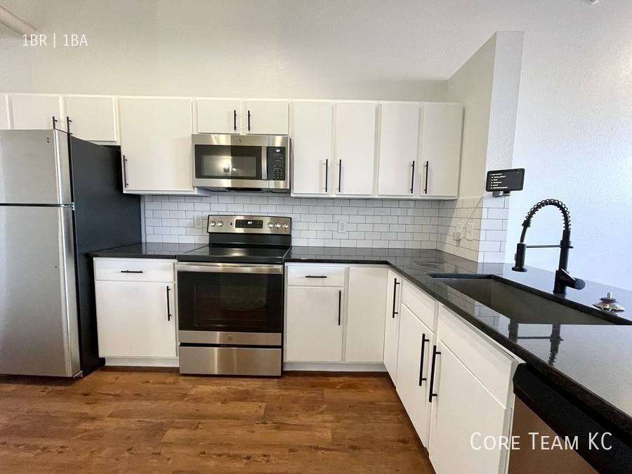 Apartment for rent at 320 W 7th St, Kansas City, MO 64105