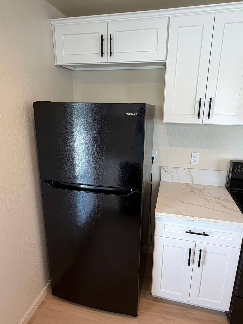Apartment for rent at 1092 Glass Ave, Tulare, CA 93274