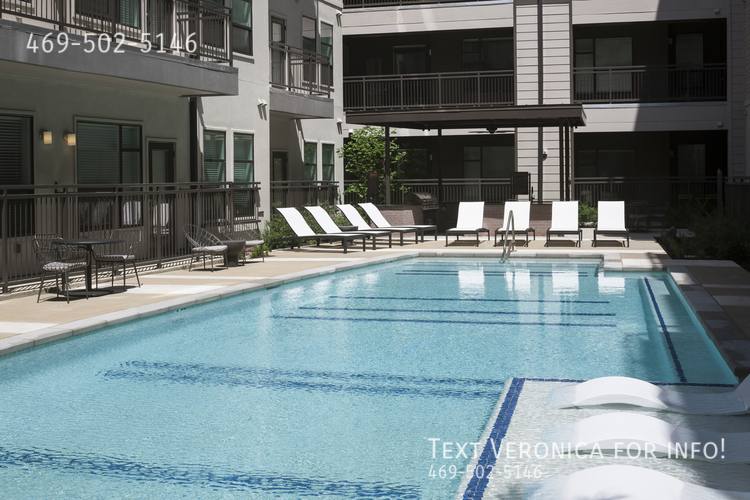 Apartment for rent at 2400 E 6th St, Austin, TX 78702