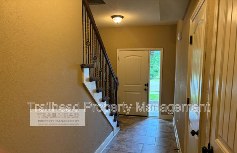 House for rent at 3856 NW 94th St, Kansas City, MO 64154