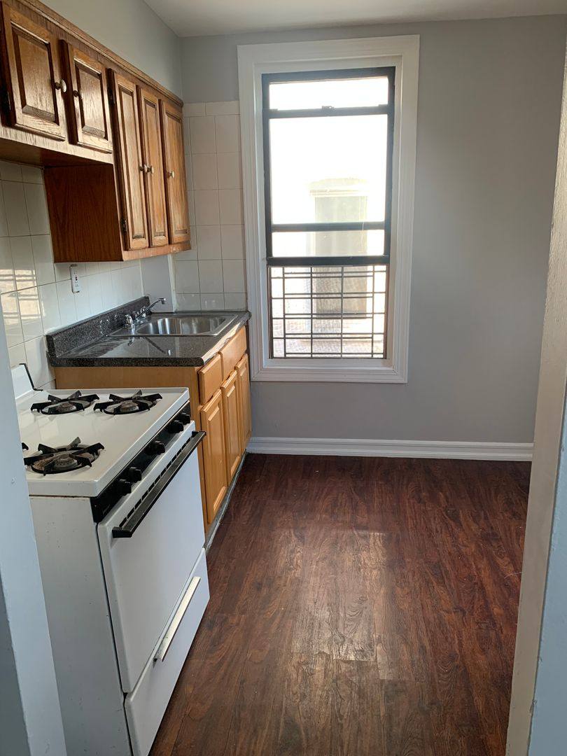 Apartment for rent at 280 Hawthorne Ave, Yonkers, NY 10705