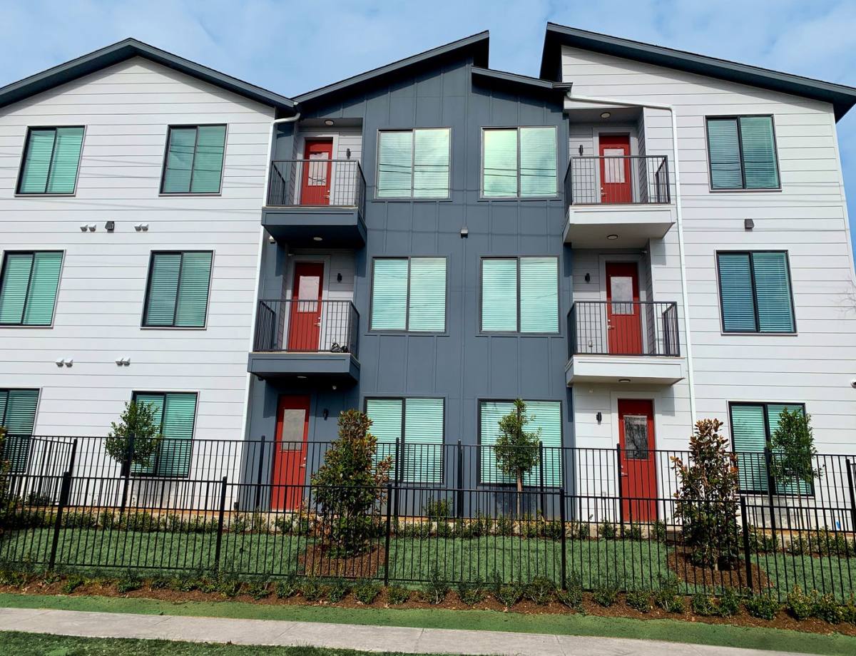 Apartment for rent at 3235 Dallas St, Dallas, TX 75210