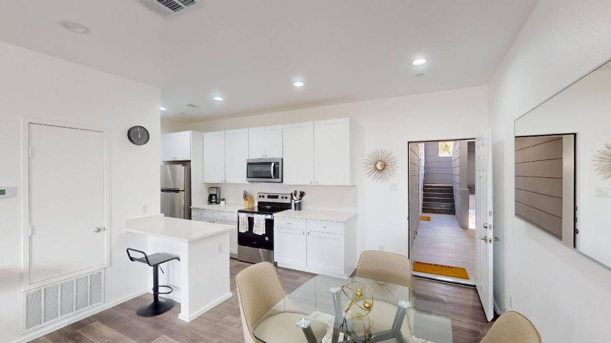 Apartment for rent at 3235 Dallas St, Dallas, TX 75210