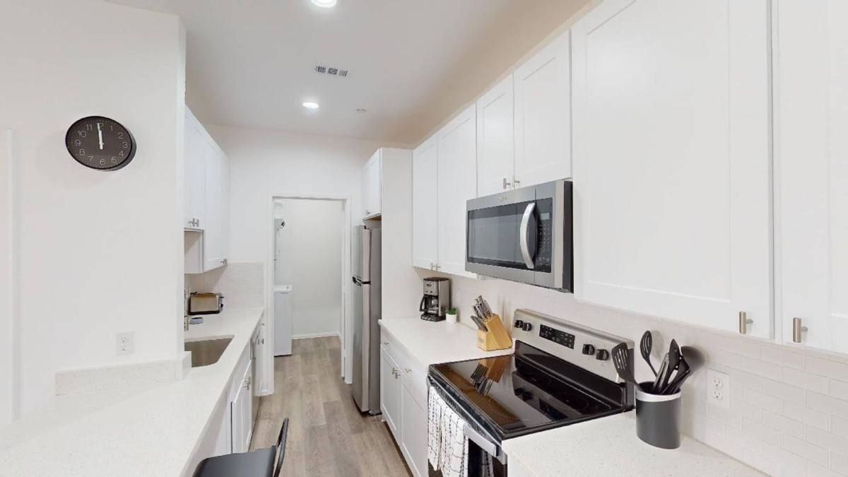 Apartment for rent at 3235 Dallas St, Dallas, TX 75210