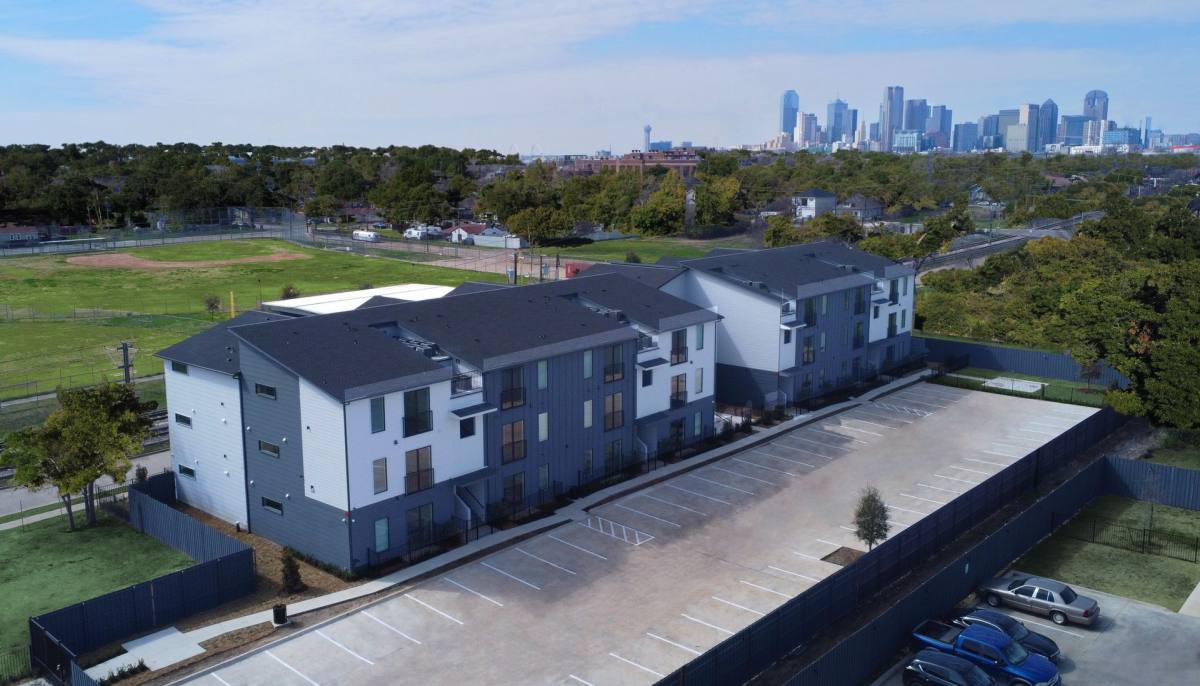 Apartment for rent at 3235 Dallas St, Dallas, TX 75210