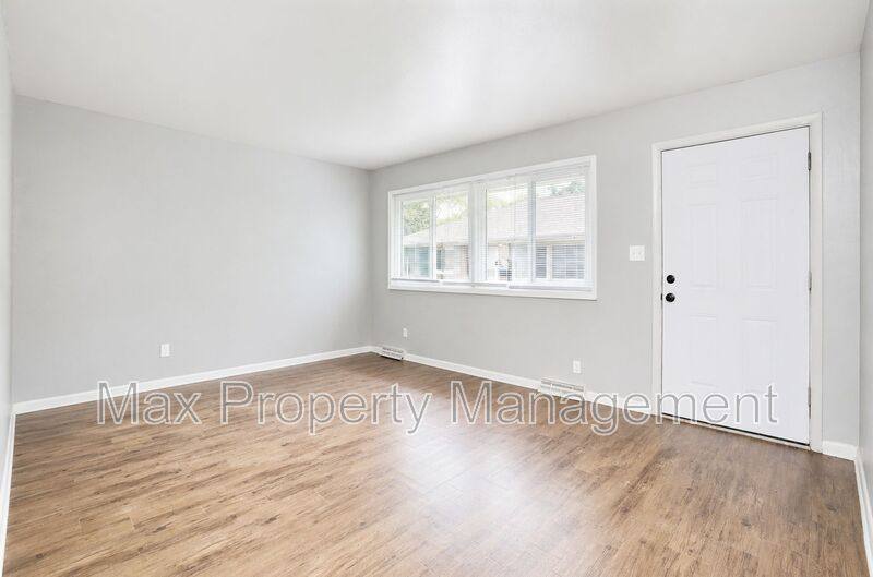 House for rent at 3422 SW 8th St, Des Moines, IA 50315