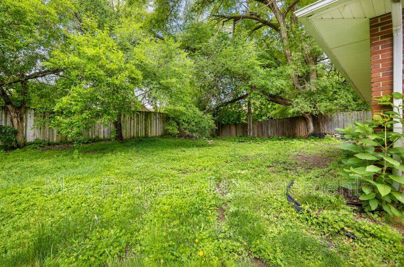 House for rent at 3422 SW 8th St, Des Moines, IA 50315