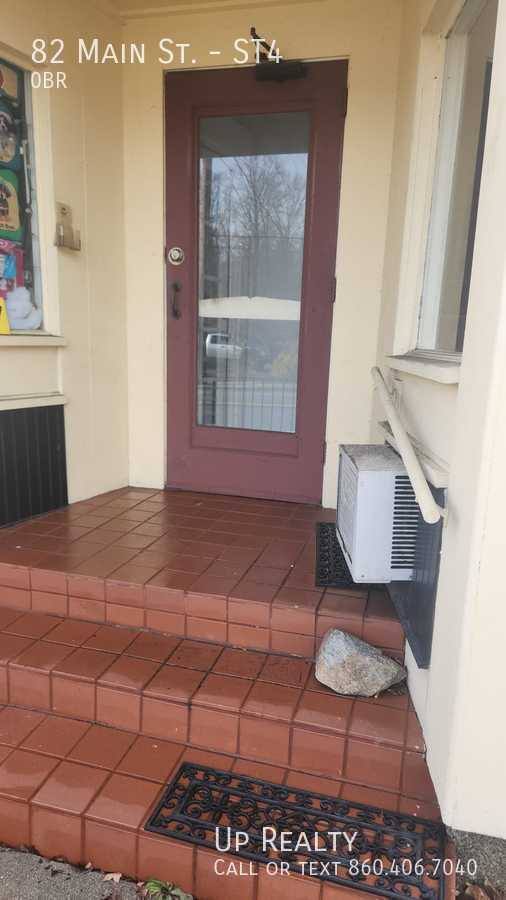 Apartment for rent at 82 Main St, East Hampton, CT 06424