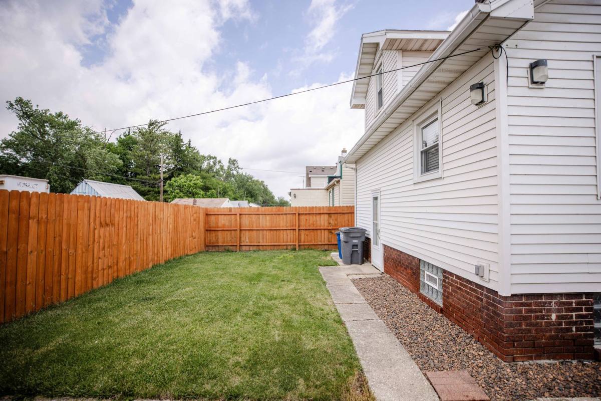 House for rent at 1554 Oak St #203, Toledo, OH 43605