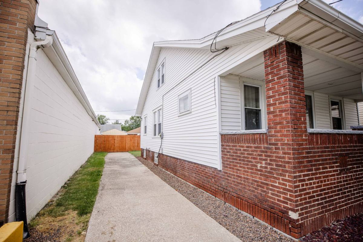 House for rent at 1554 Oak St #203, Toledo, OH 43605