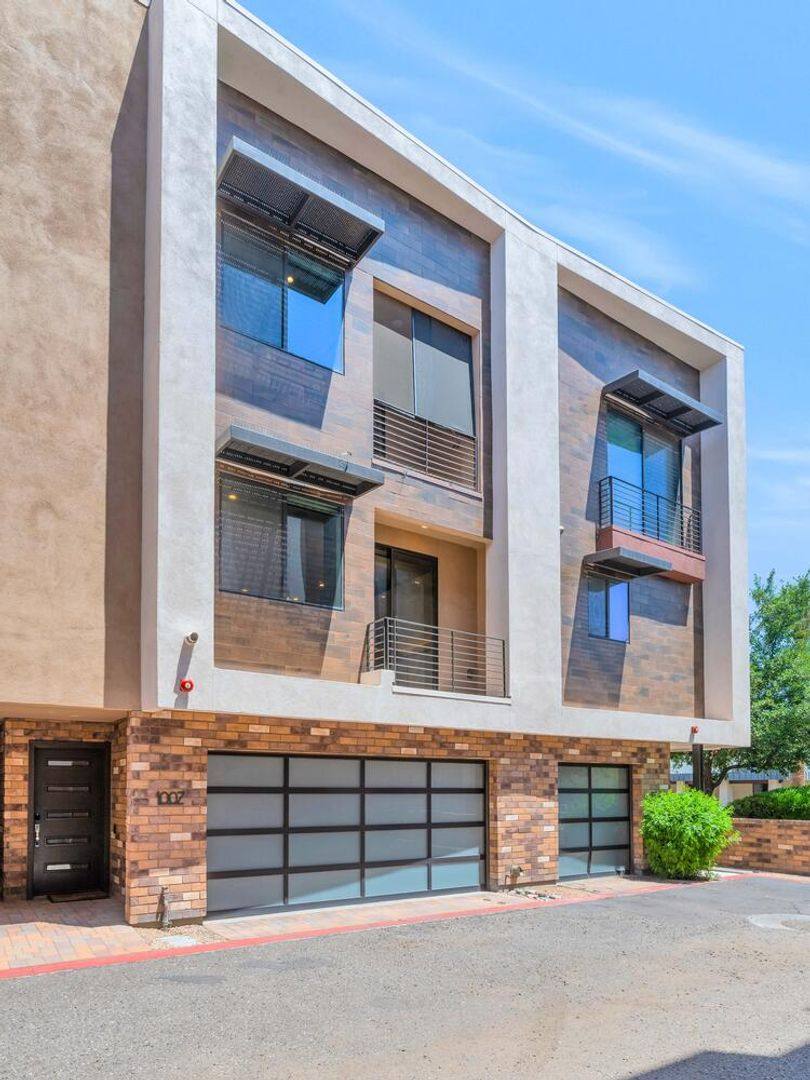 Townhouse for rent at 6990 E 6th St, Scottsdale, AZ 85251