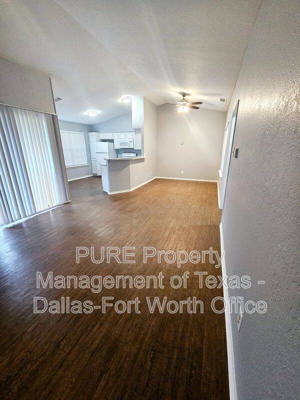 Apartment for rent at 814 203 Castleglen Dr, Garland, TX 75043