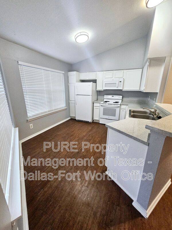 Apartment for rent at 814 203 Castleglen Dr, Garland, TX 75043